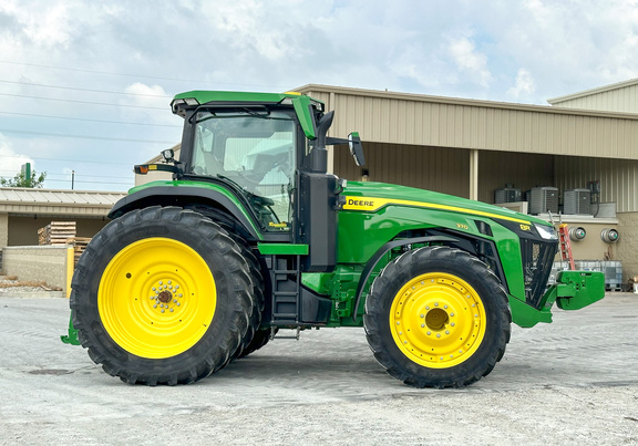 2023 John Deere 8R 370 Tractor