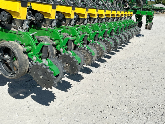 2022 John Deere DB60 Planter