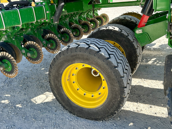 2022 John Deere DB60 Planter