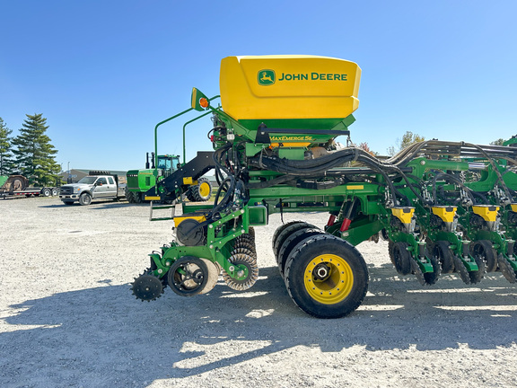 2022 John Deere DB60 Planter