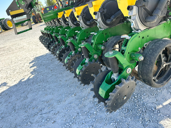 2022 John Deere DB60 Planter