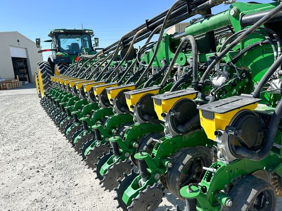 2022 John Deere DB60 Planter