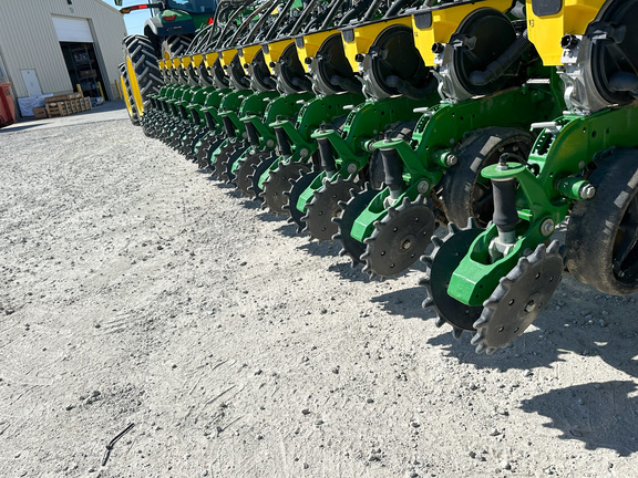 2022 John Deere DB60 Planter