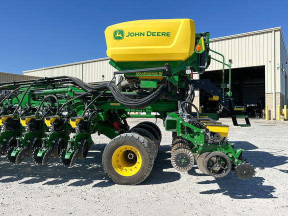 2022 John Deere DB60 Planter