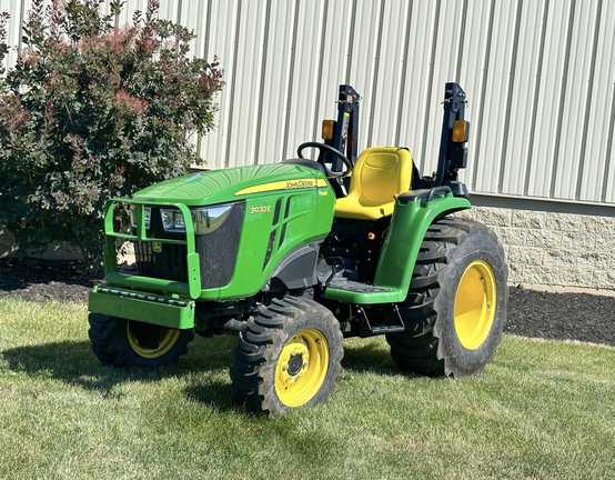 2023 John Deere 3032E Tractor Compact