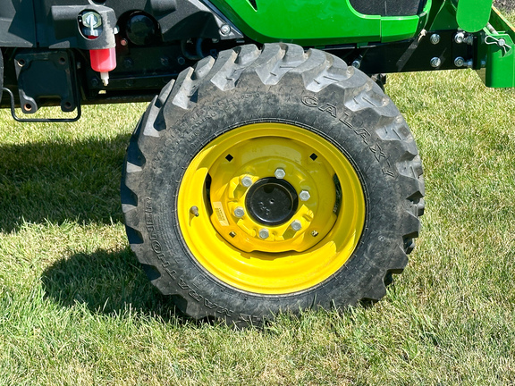 2023 John Deere 3032E Tractor Compact