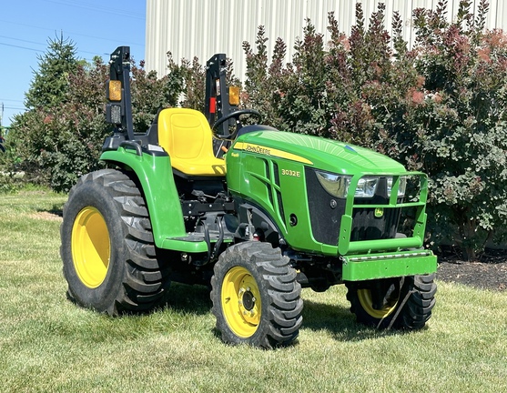 2023 John Deere 3032E Tractor Compact