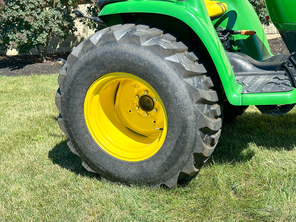 2023 John Deere 3032E Tractor Compact