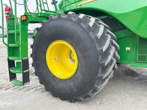 2024 John Deere S780 Combine