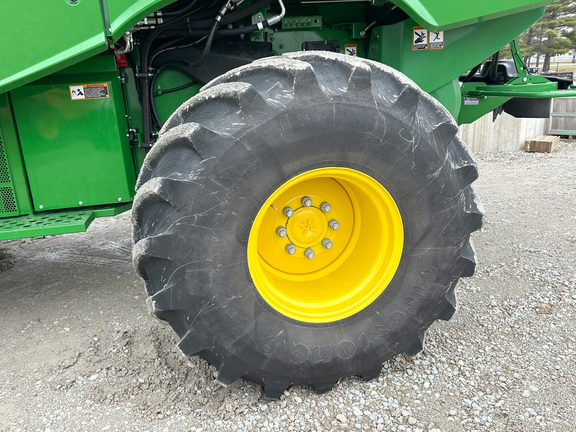 2024 John Deere S780 Combine