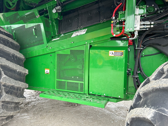 2024 John Deere S780 Combine