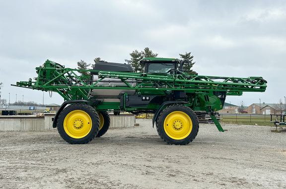 2024 John Deere 412R Sprayer/High Clearance