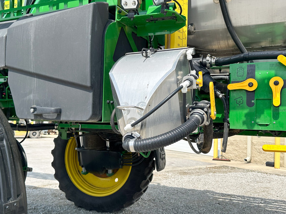 2024 John Deere 410R Sprayer/High Clearance