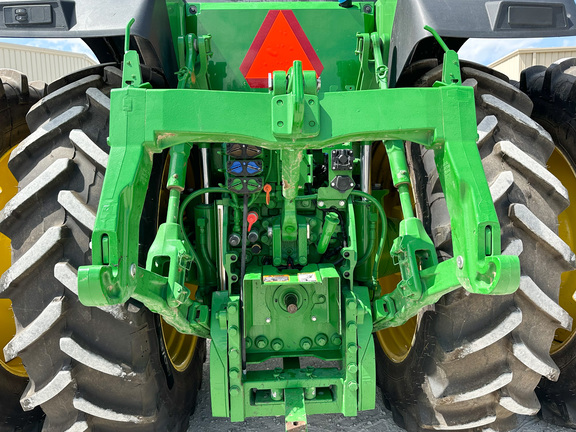 2023 John Deere 7R 230 Tractor