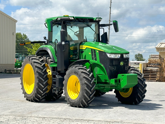 2023 John Deere 7R 230 Tractor