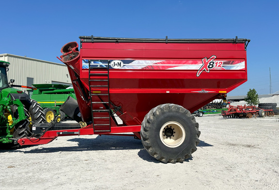 2021 J&M 812X Grain Cart