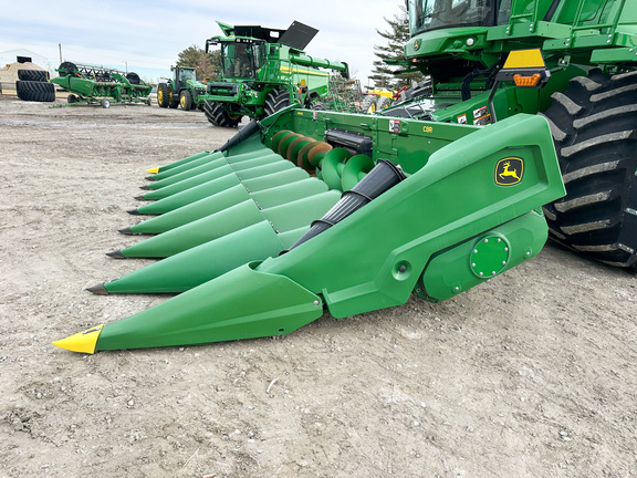 2022 John Deere C8R Header Corn Head