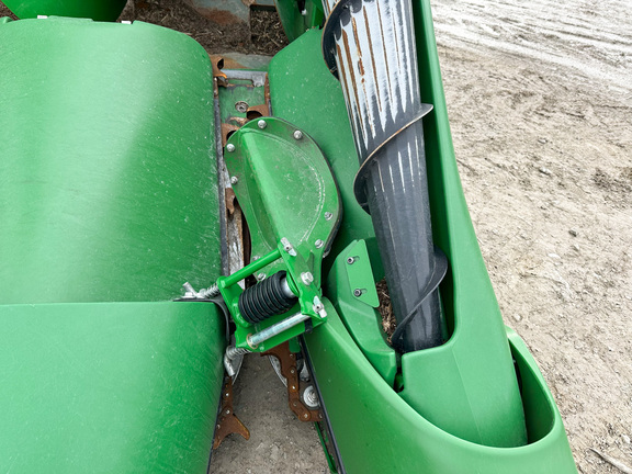 2022 John Deere C8R Header Corn Head