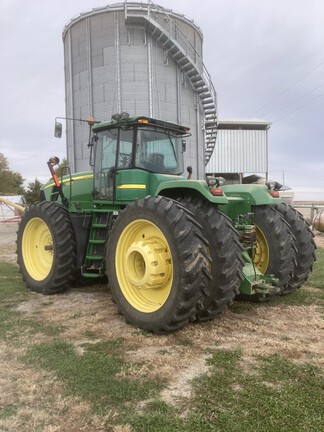 2011 John Deere 9330 Tractor 4WD