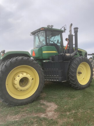 2011 John Deere 9330 Tractor 4WD