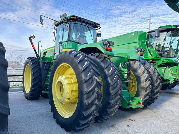 2011 John Deere 9330 Tractor 4WD