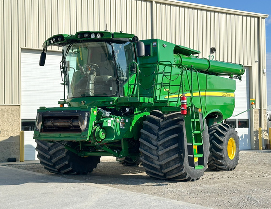 2023 John Deere S770 Combine