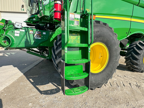 2023 John Deere S770 Combine
