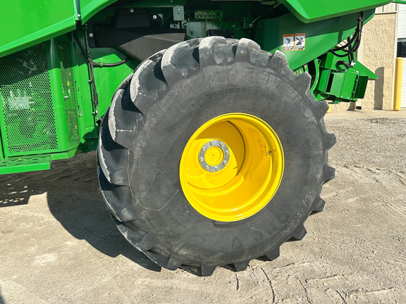 2023 John Deere S770 Combine