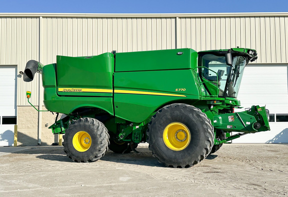 2023 John Deere S770 Combine