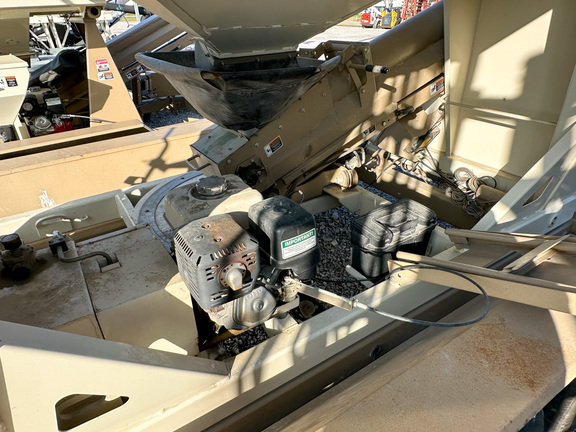 2014 Unverferth 3750XL Tender