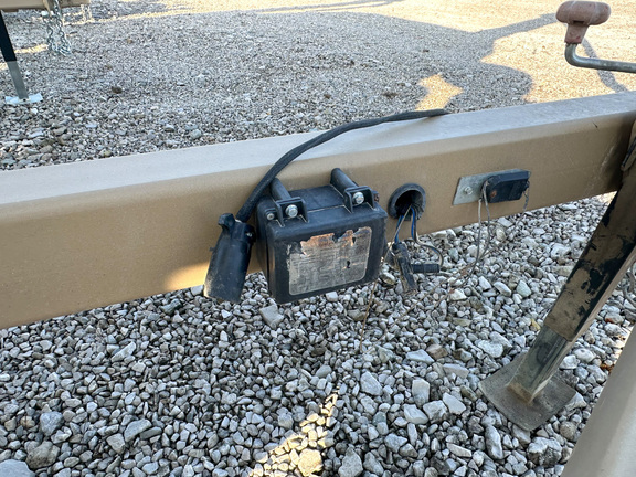 2014 Unverferth 3750XL Tender