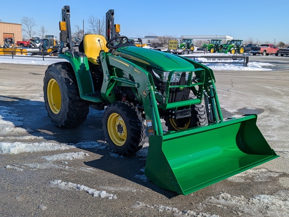 2023 John Deere 3032E Tractor Compact