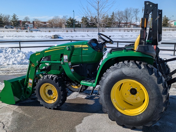 2023 John Deere 3032E Tractor Compact