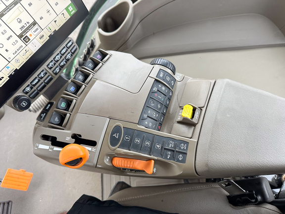 2024 John Deere 8R 370 Tractor