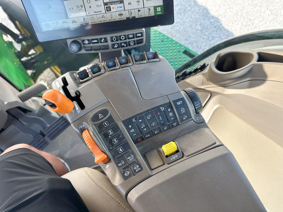 2024 John Deere 8R 370 Tractor