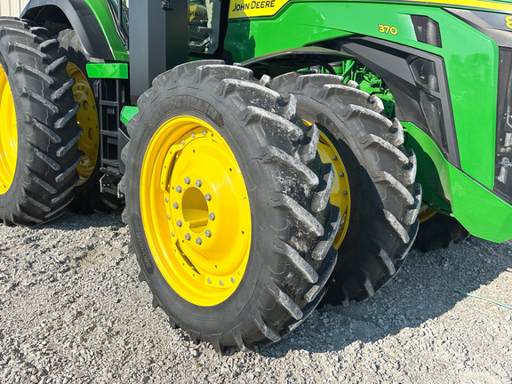 2024 John Deere 8R 370 Tractor