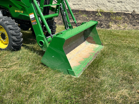 2017 John Deere 3032E Tractor Compact