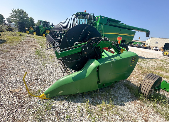 2018 John Deere 645FD Header Combine