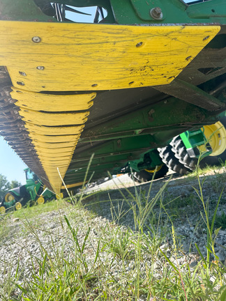 2018 John Deere 645FD Header Combine