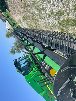 2018 John Deere 645FD Header Combine