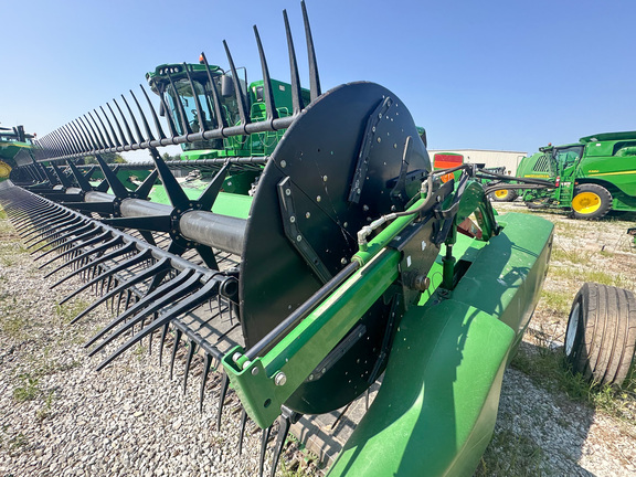 2018 John Deere 645FD Header Combine