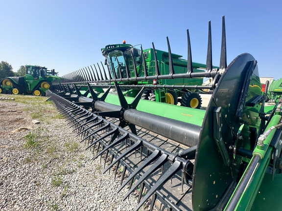 2018 John Deere 645FD Header Combine
