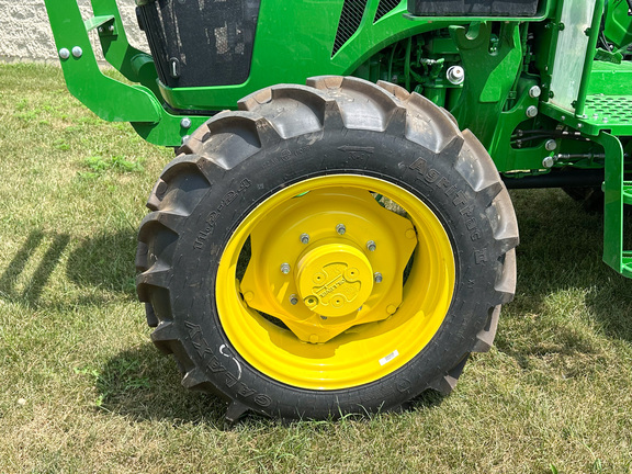 2023 John Deere 5075E Tractor