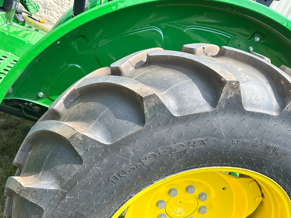 2023 John Deere 5075E Tractor