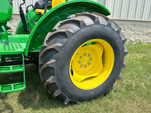 2023 John Deere 5075E Tractor