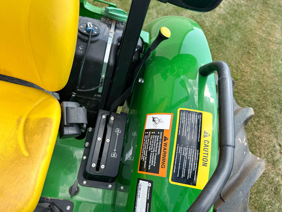 2023 John Deere 5075E Tractor