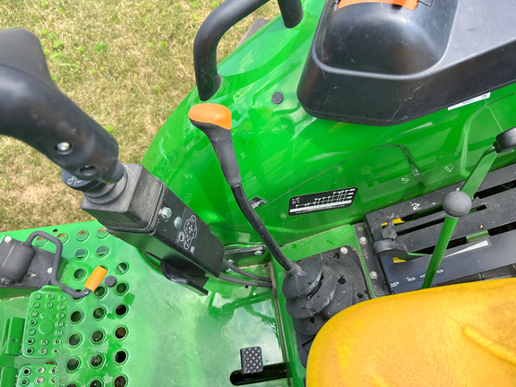 2023 John Deere 5075E Tractor