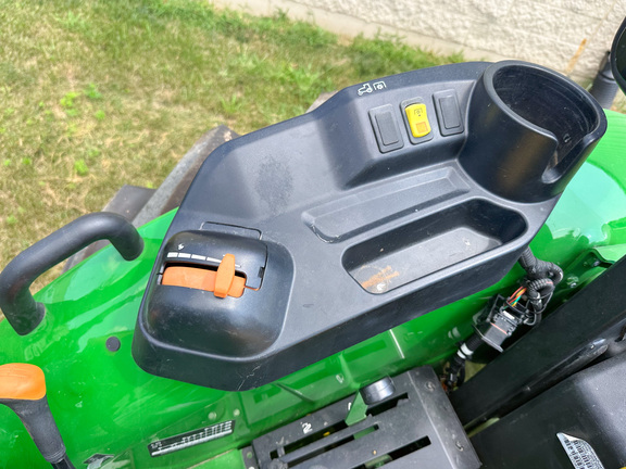 2023 John Deere 5075E Tractor