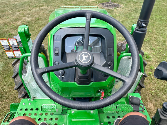 2023 John Deere 5075E Tractor