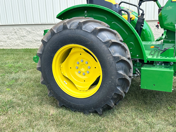 2023 John Deere 5075E Tractor